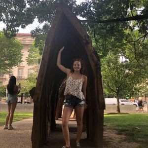 Meet your Posher, Caitlyn